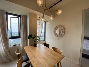 Comfort Apartment, City View | Living area