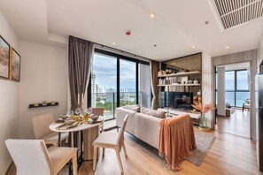 Living room - Best Sea View Amazing 2 Bed Room-mesmerizing Views (Pattaya)