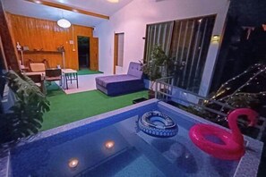 สระว่ายน้ำ