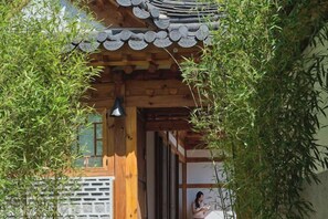 Exterior - [Staymoire] Seoul Premium Hanok near Anguk Station 5mins (Seoul)