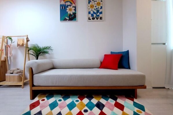 Living area - Serendipity House/Dongdaemun/4 people/Dongdaemun Station 3 minutes/Airport Bus/Ddp/Aam/DooTa (Seoul)