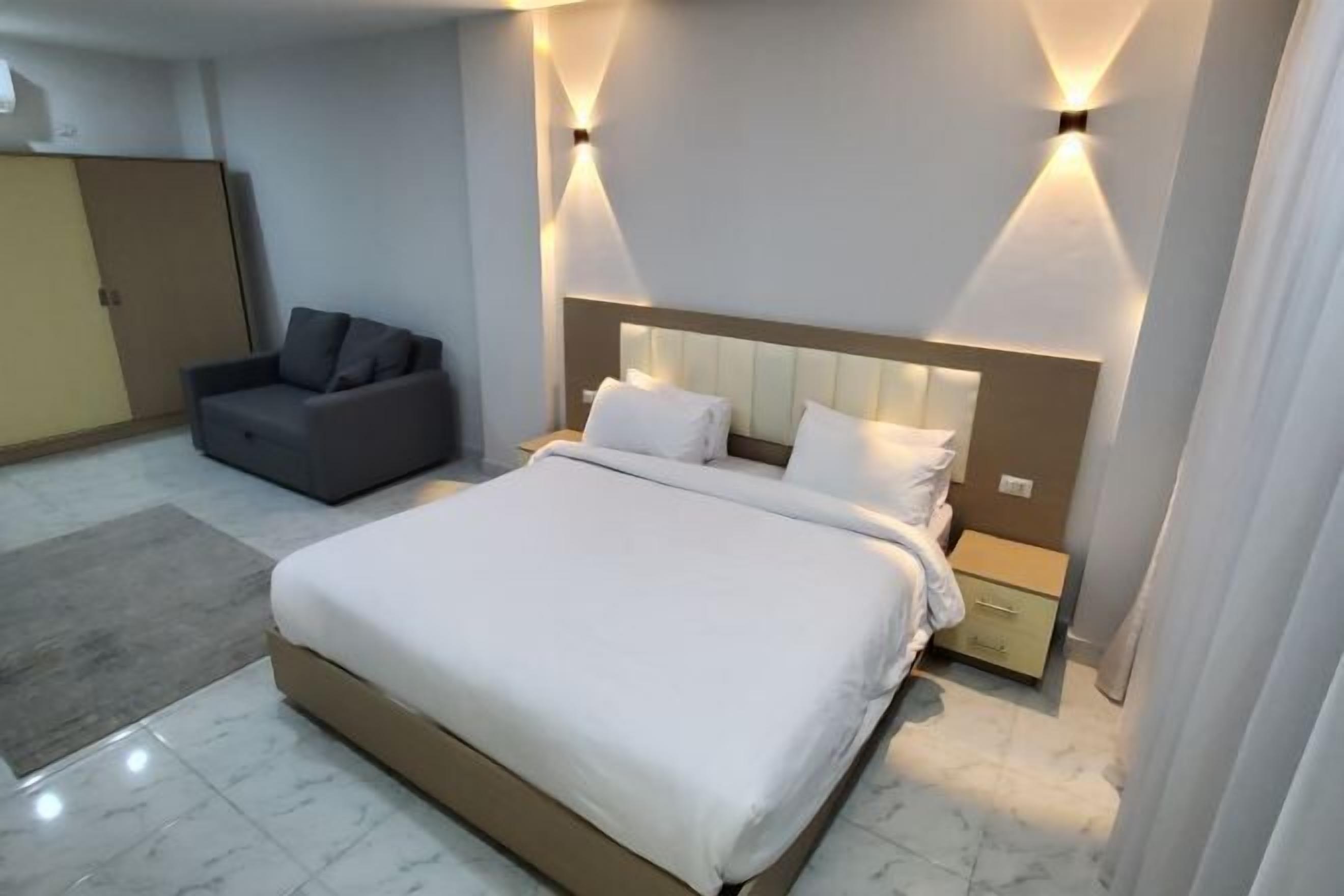 تجهيزات عازلة للصوت