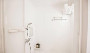 Bathroom - TokyoPan B&B (Tokyo)
