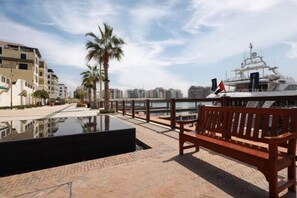 Room - Elite LUX Holiday Homes - 1BHK Beachside Retreat at Port De La Mer, Dubai (Dubai)