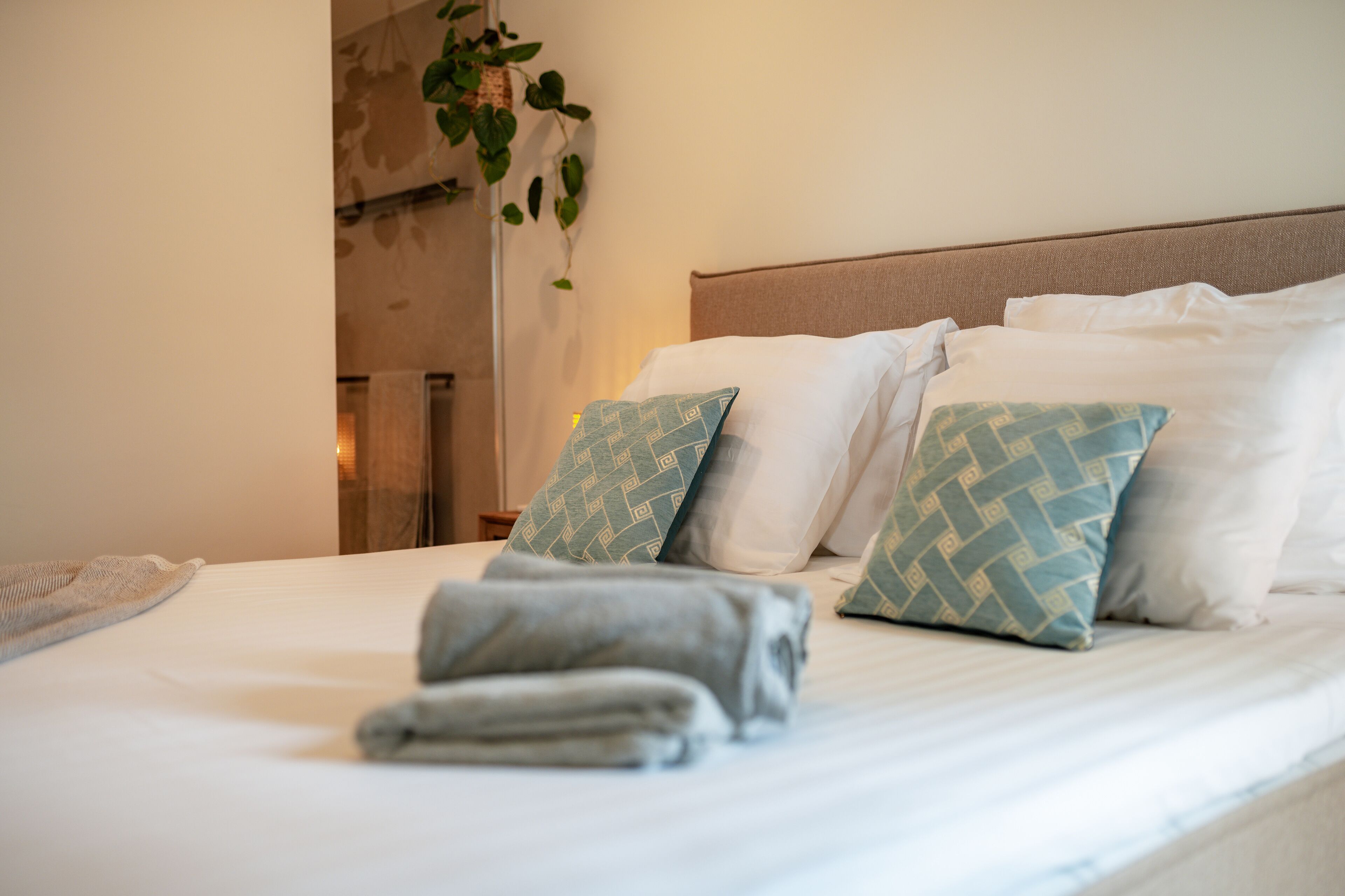 2 bedrooms, iron/ironing board, travel crib, free WiFi