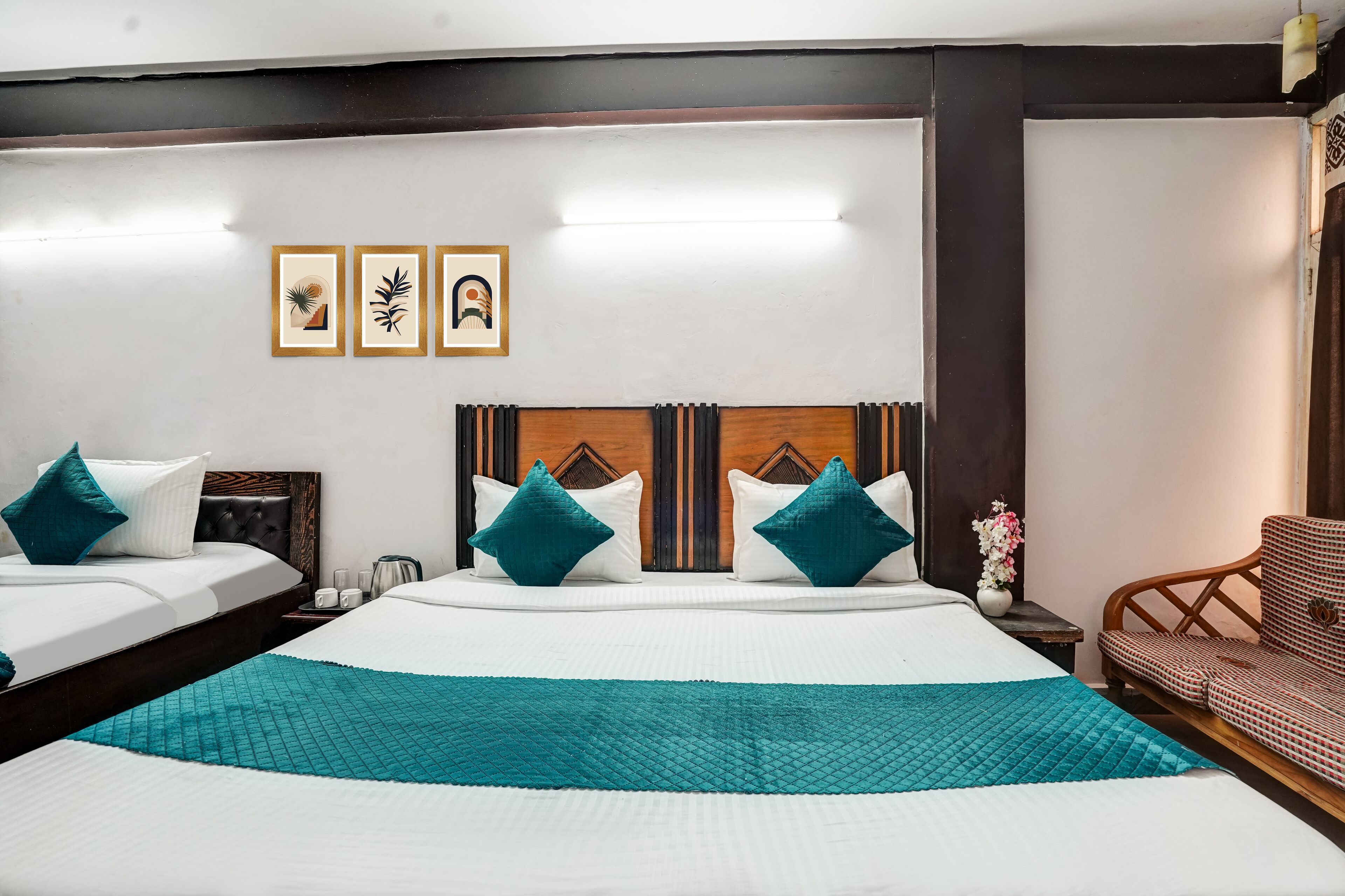 Free WiFi, bed sheets