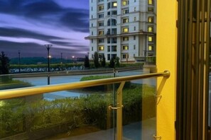 Room - Cozy City, Large studio stay for couple or family , Riverine Diamond (Kuching)