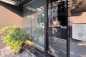 المنشأة من الخارج