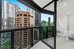 Room - A Cozy Apt, Only a 5-min Walk to Victoria Market (Carlton)