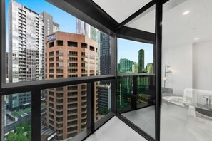 Room - A Cozy Apt, Only a 5-min Walk to Victoria Market (Carlton)