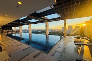 Pool - Cozy 1 Studio - The Residences BGC Taguig (Taguig)