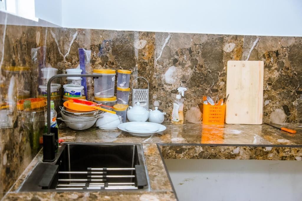 Stovetop, cookware/dishes/utensils