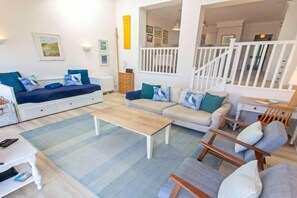 Room - Apt 16, Seaviews, Slps 5 Indoor Heated Pool (Croyde)