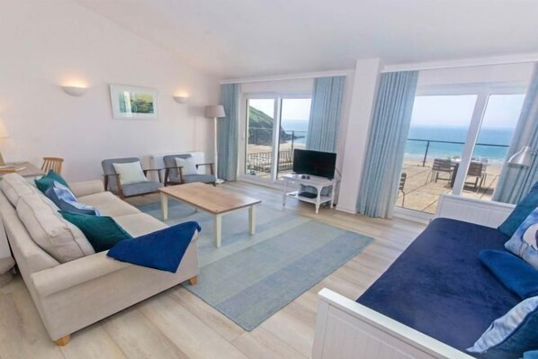 Room - Apt 16, Seaviews, Slps 5 Indoor Heated Pool (Croyde)