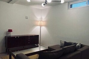 Interior - URBAN HOUSE KOENJI (Tokyo)