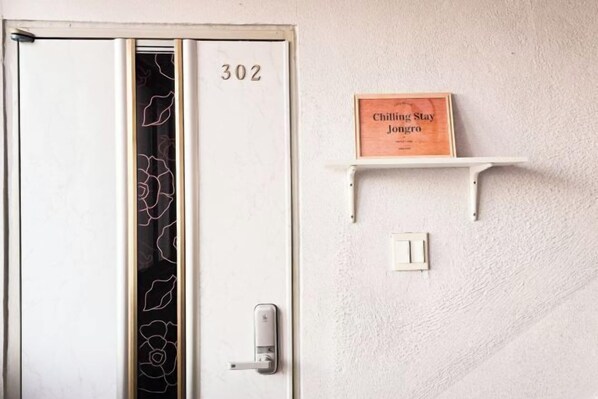 Exterior - Chilling Stay Jongno # Dongdaemun Station # 6min Dongmyo Station # 2min Sinseoldong Station (Seoul)