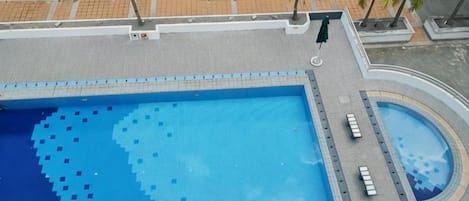 泳池