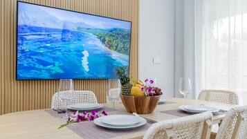 Apartment, 2 Bedrooms, Kitchen | In-room dining