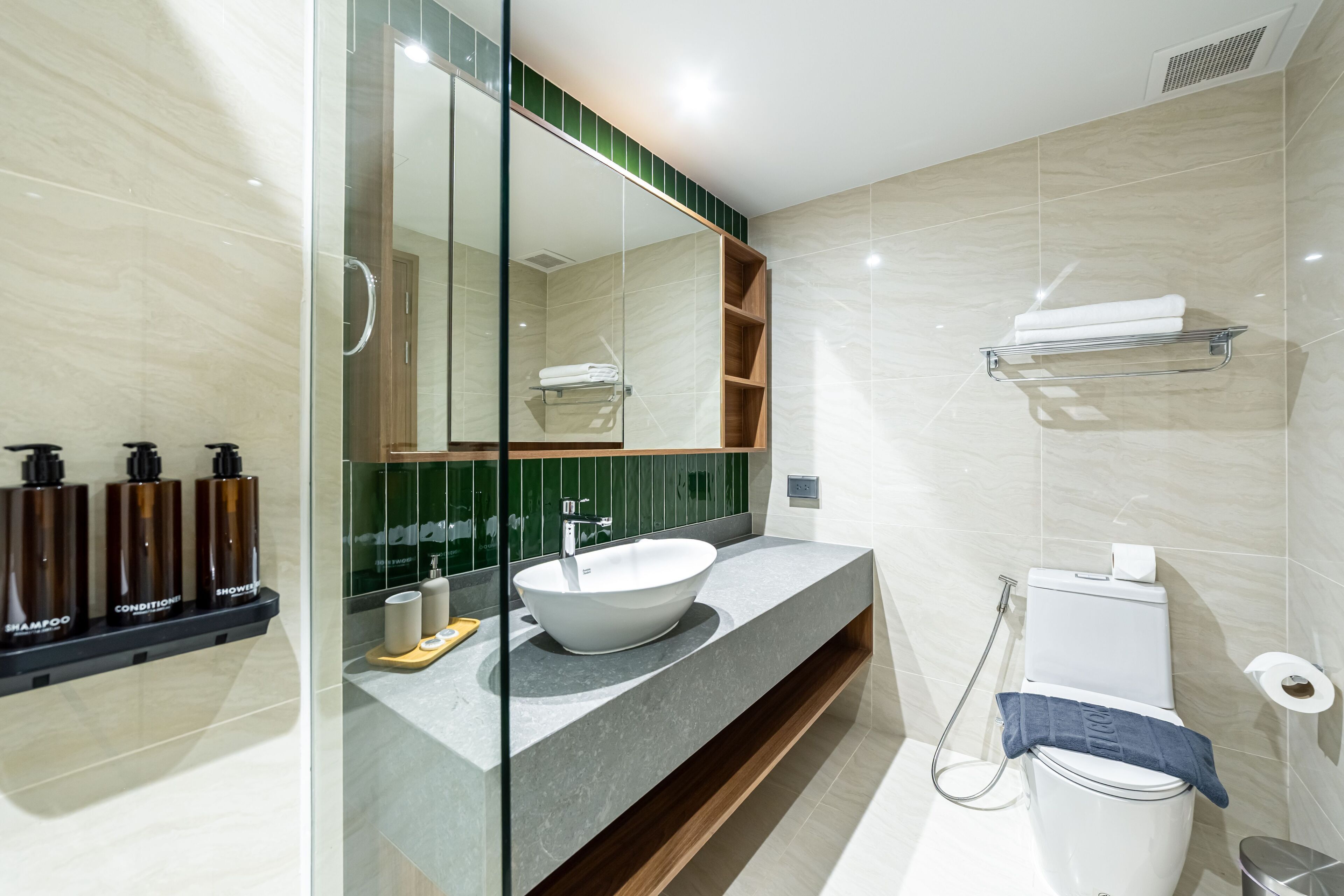 Apartamento, 2 habitaciones, cocina | Baño | Artículos de higiene personal gratuitos, secador de pelo y toallas