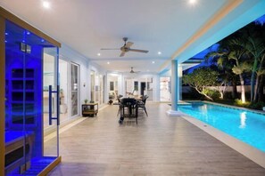 Outdoor pool - Kira Japandi Escape with Sauna & Rooftop cinema (Hua Hin)