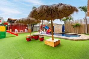 Outdoor pool - The Orange House Pool Villa Pattaya (Pattaya)