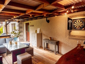 تناول الطعام بالخارج