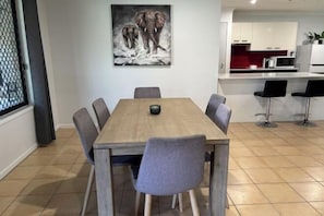 Room - Family retreat in Caboolture big house (Brisbane)