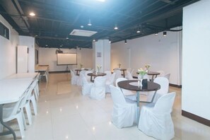 Unclassified image, 2 of 14, button - RedDoorz @ Nucell near NGCP Cebu (Cebu City)