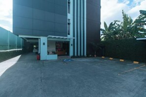 Exterior - RedDoorz @ Nucell (Cebu City)
