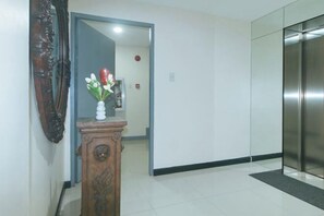 Interior - RedDoorz @ Nucell (Cebu City)