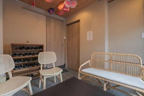 Room - STAY OSAKA KUROMON Walkable to Namba, Shinsaibashi, and Dotonbori 14-minute train ride to USJ (Osaka)