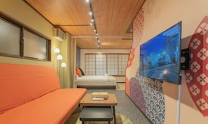Room - STAY OSAKA KUROMON Walkable to Namba, Shinsaibashi, and Dotonbori 14-minute train ride to USJ (Osaka)