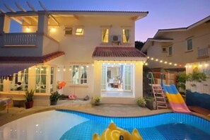 Outdoor pool - sweet sheep Villa (Pattaya)