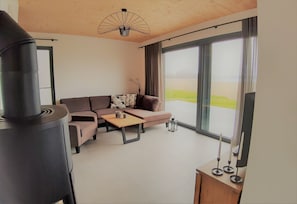TV, fireplace, ping pong