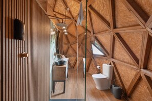 Shower, hair dryer, towels - Apartment 'Bubble Suites' with Mountain View, Wi-Fi and Air Conditioning (Canyelles)