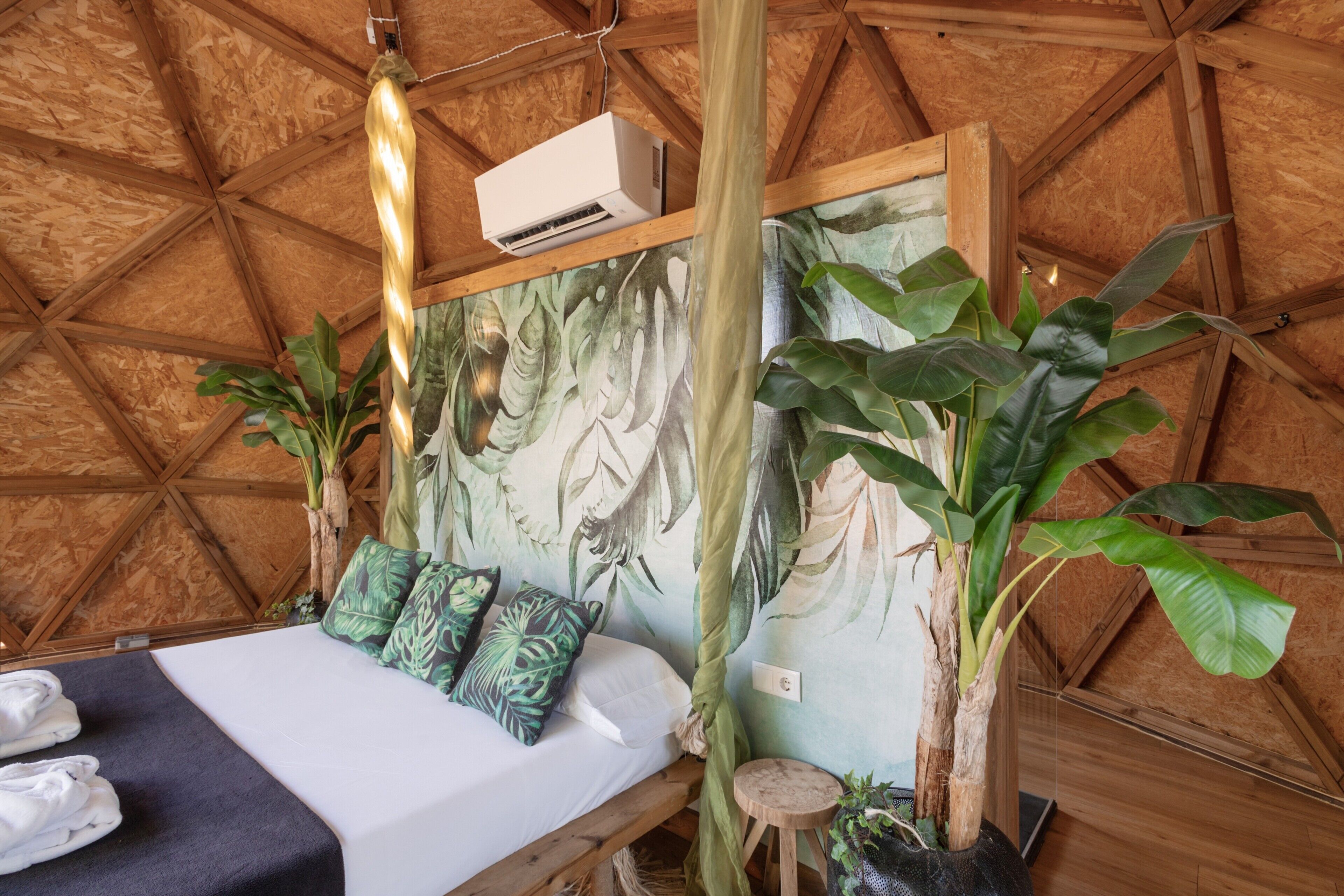 1 camera, Wi-Fi, lenzuola