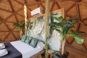 1 bedroom, WiFi, bed sheets - Apartment 'Bubble Suites' with Mountain View, Wi-Fi and Air Conditioning (Canyelles)