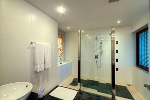 Unclassified image, 4 of 32, button - Patong Seaview Luxury Villa Penda (Phuket)