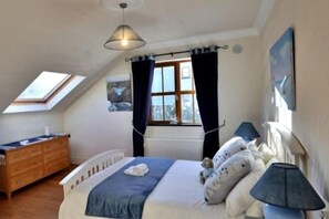 Room - The Cliffs of Moher Holiday House (Clare)