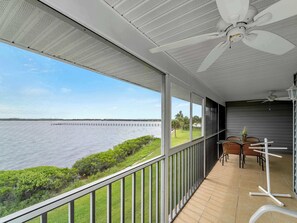 Property grounds - Relaxing Riverfront Haven: Heated Pool, Views (Port Charlotte)