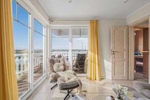 TV, fireplace, music library, stereo