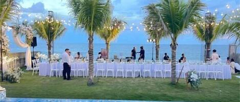 Zona a l'aire lliure per a la celebració de banquets