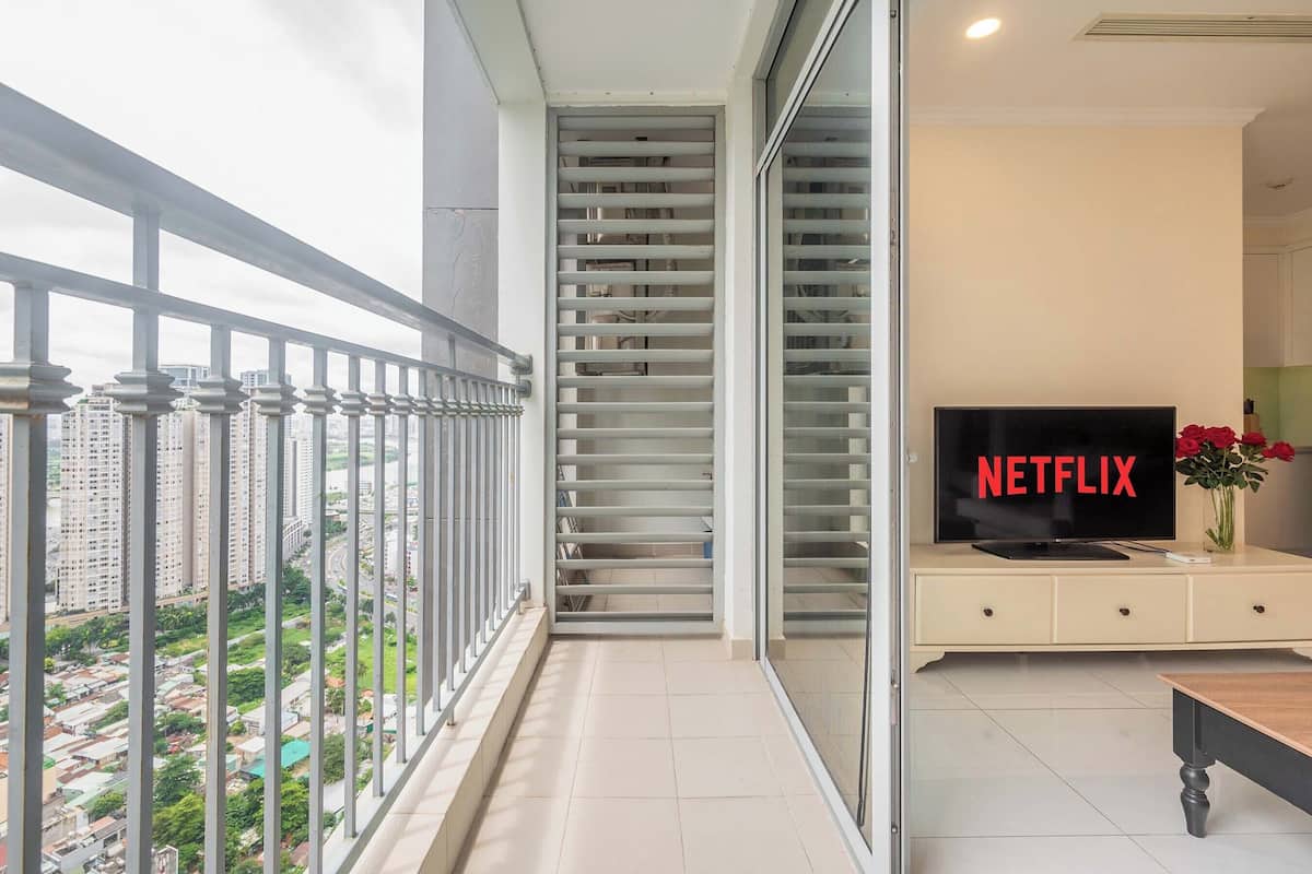 Traditional Apartment, 3 Bedrooms, Balcony, City View