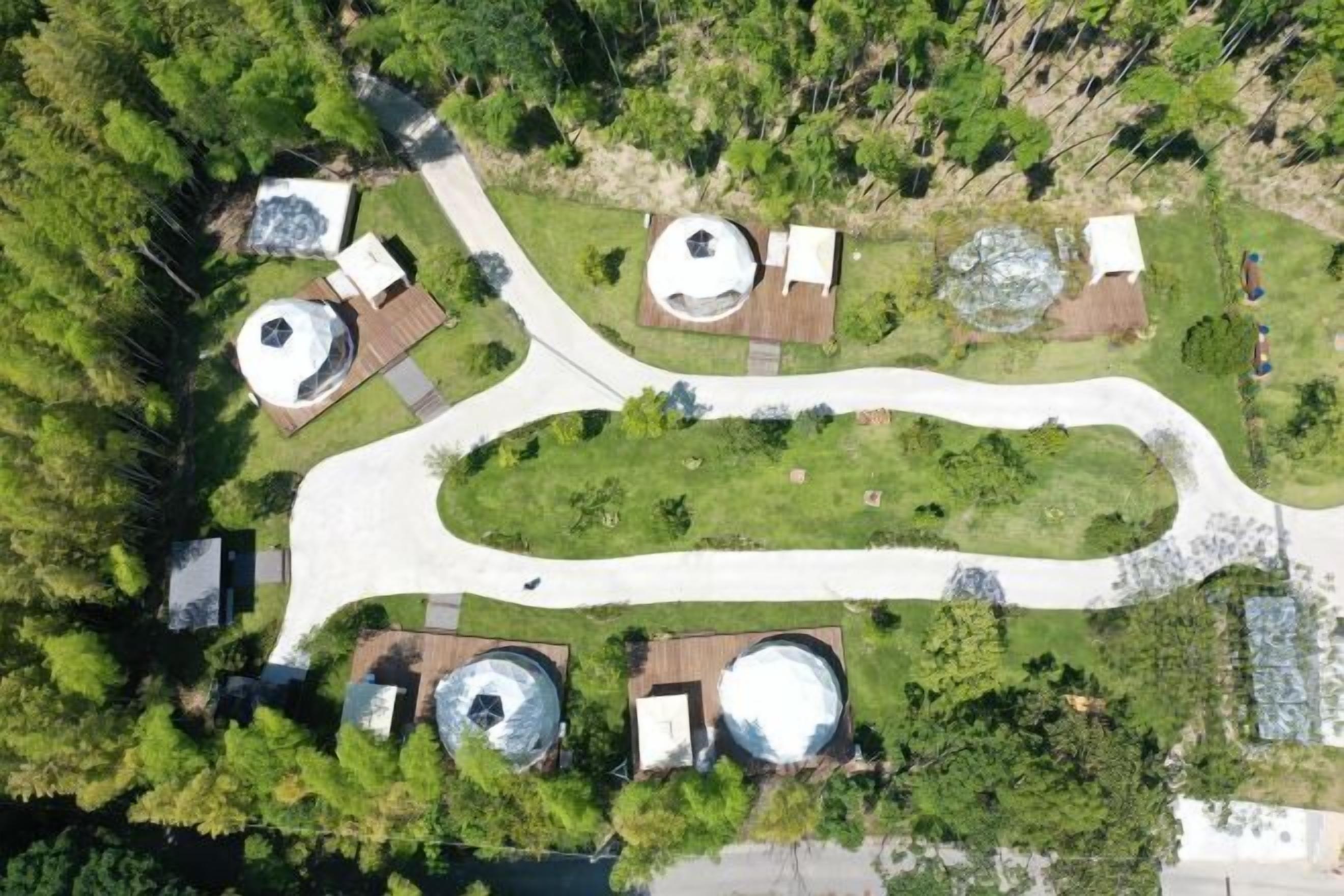 حمام سباحة خارجي