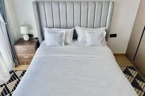 Room - Modern 1Br, Queen, Gym, Pool,Central in Kileleshwa (Nairobi)