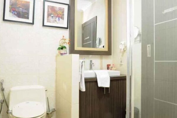 Bathroom - Graha Sumsel Jakarta (Central Jakarta)