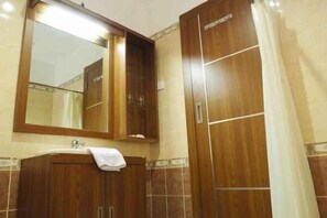 Bathroom - Graha Sumsel Jakarta (Central Jakarta)