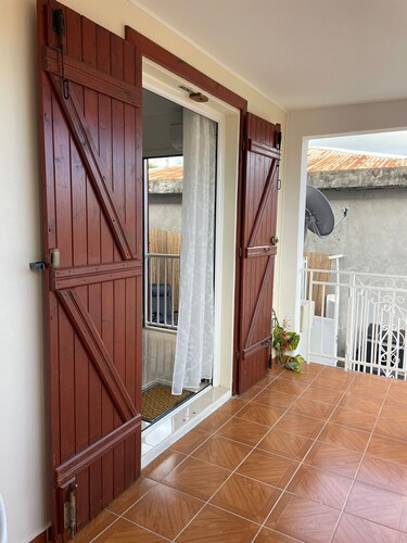 Maison située à 100 mètres de l'une des plus belles plages des caraïbes