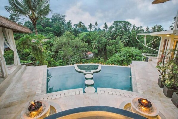 Outdoor pool - Villa Cella Bella : Jewel Suite ( Bali instaworthy villa ) (Bali)