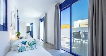 Two minutes from Playa Jardin! Family vacation.